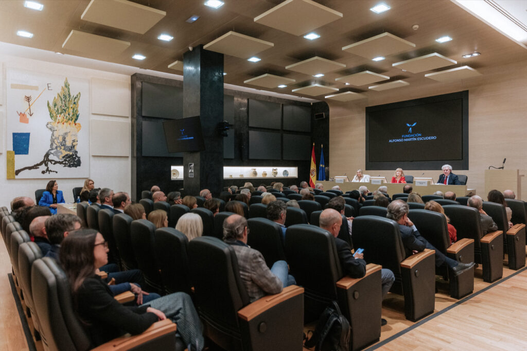 D. CÉSAR ANTONIO MOLINA