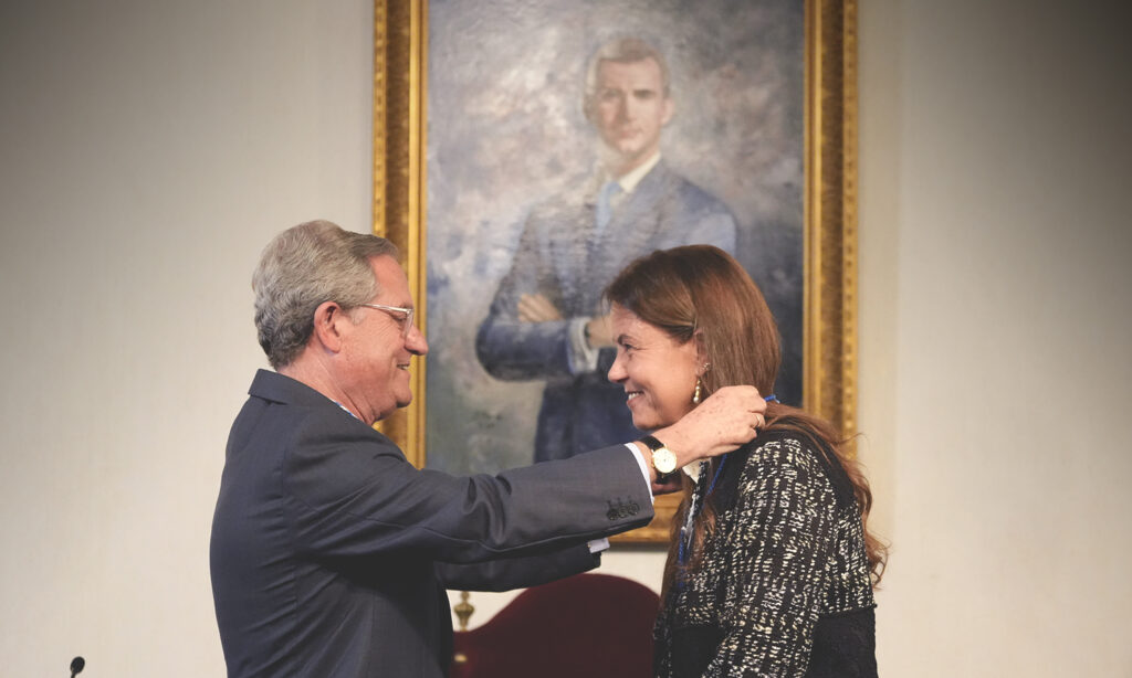 becas de investigación posdoctorales y postdoctorado